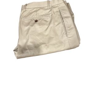 Gap Khakis. Classic‎ Straight Leg. 38x32 Great Condition.